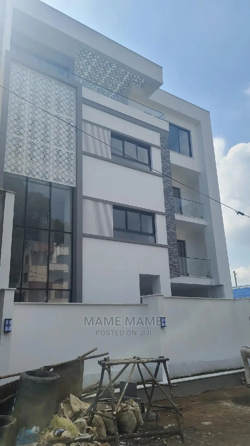 8bdrm House in Addis Abeba, Bole for sale