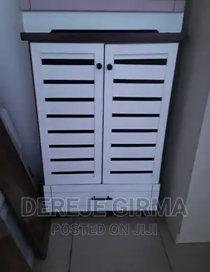 Photo - የጫማ መደርደሪያ