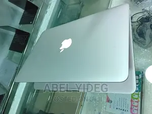 Photo - New Laptop Apple MacBook Pro 2015 8GB Intel Core I5 SSD 256GB