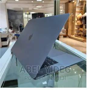 New Laptop Apple MacBook Pro 2019 16GB Intel Core I7 SSD 512GB