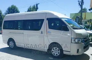 Toyota HiAce 2017 White