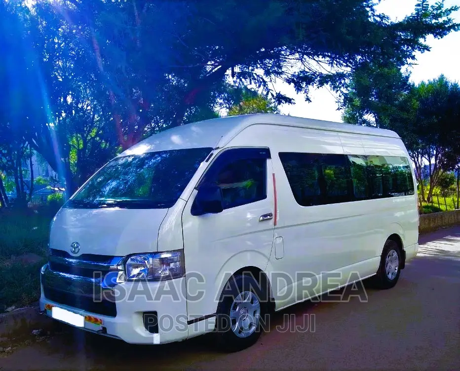 Toyota HiAce 2017 White