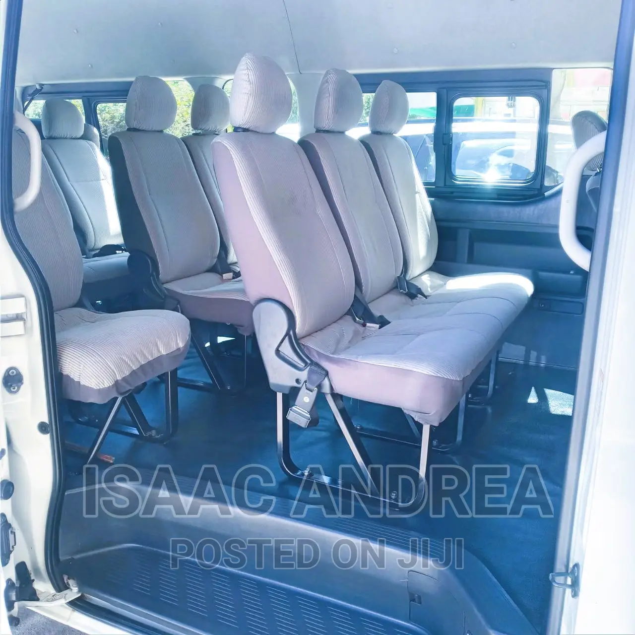 Toyota HiAce 2017 White