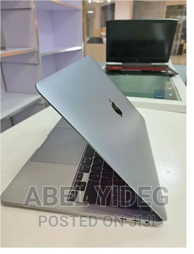 New Laptop Apple MacBook Pro 2020 16GB Intel Core I5 SSD 1T