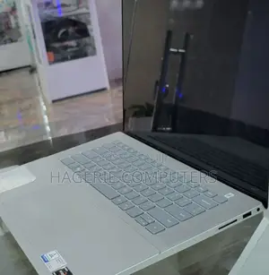 Photo - New Laptop Dell Inspiron 17 1750 16GB AMD Ryzen 7 SSD 1T