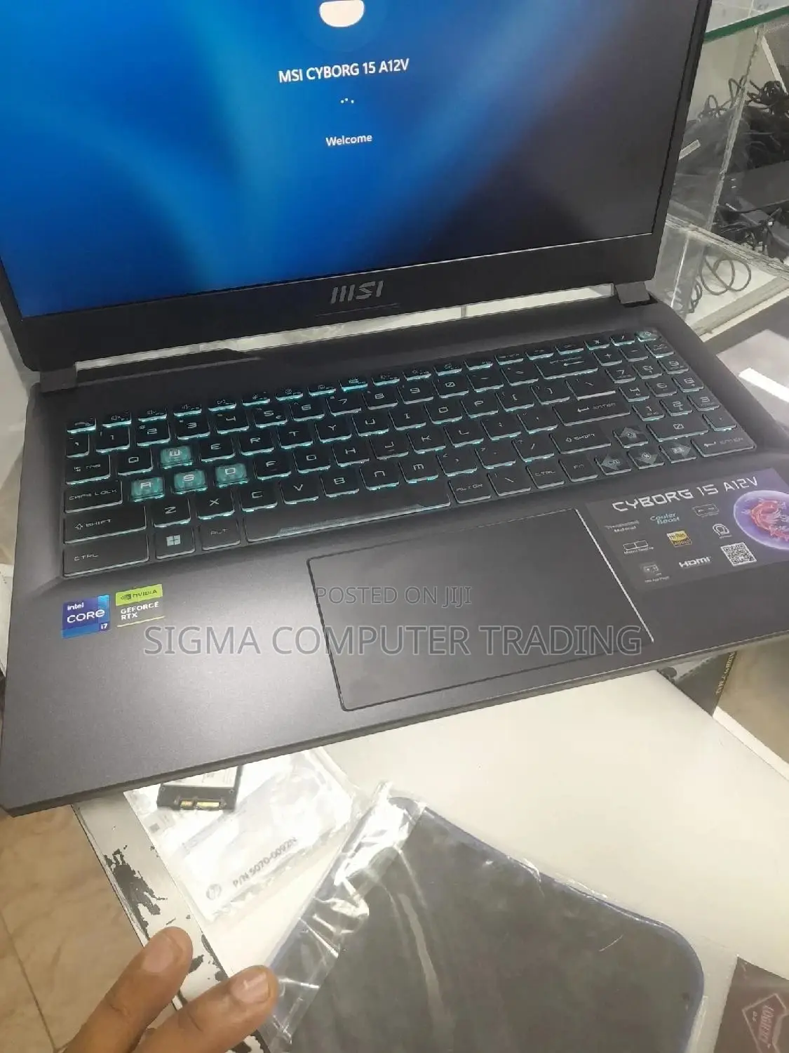 New Laptop MSI Pulse GL66 8GB Intel Core I7 SSD 512GB