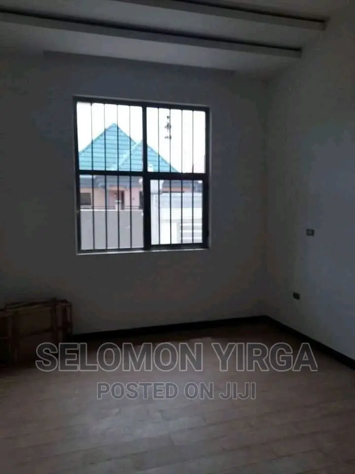 3bdrm Villa in አድስ አበባ, Bole for sale
