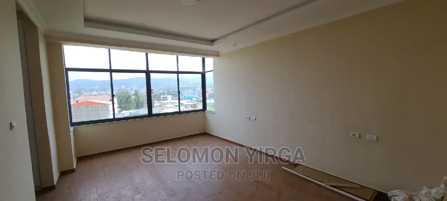 3bdrm Villa in አድስ አበባ, Bole for sale