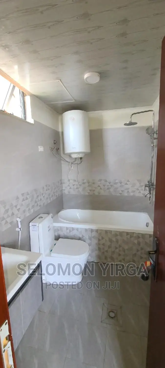 3bdrm Apartment in አድስ አበባ, Bole for sale
