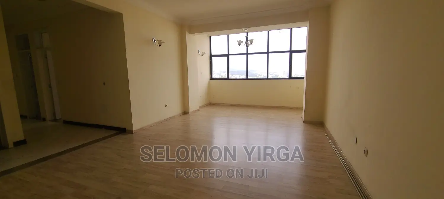 3bdrm Villa in አድስ አበባ, Bole for sale