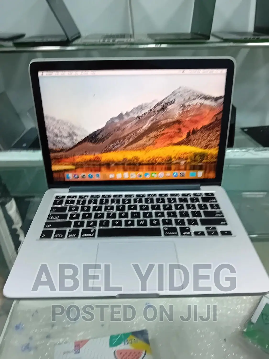 New Laptop Apple MacBook Pro 2015 8GB Intel Core I5 SSD 256GB