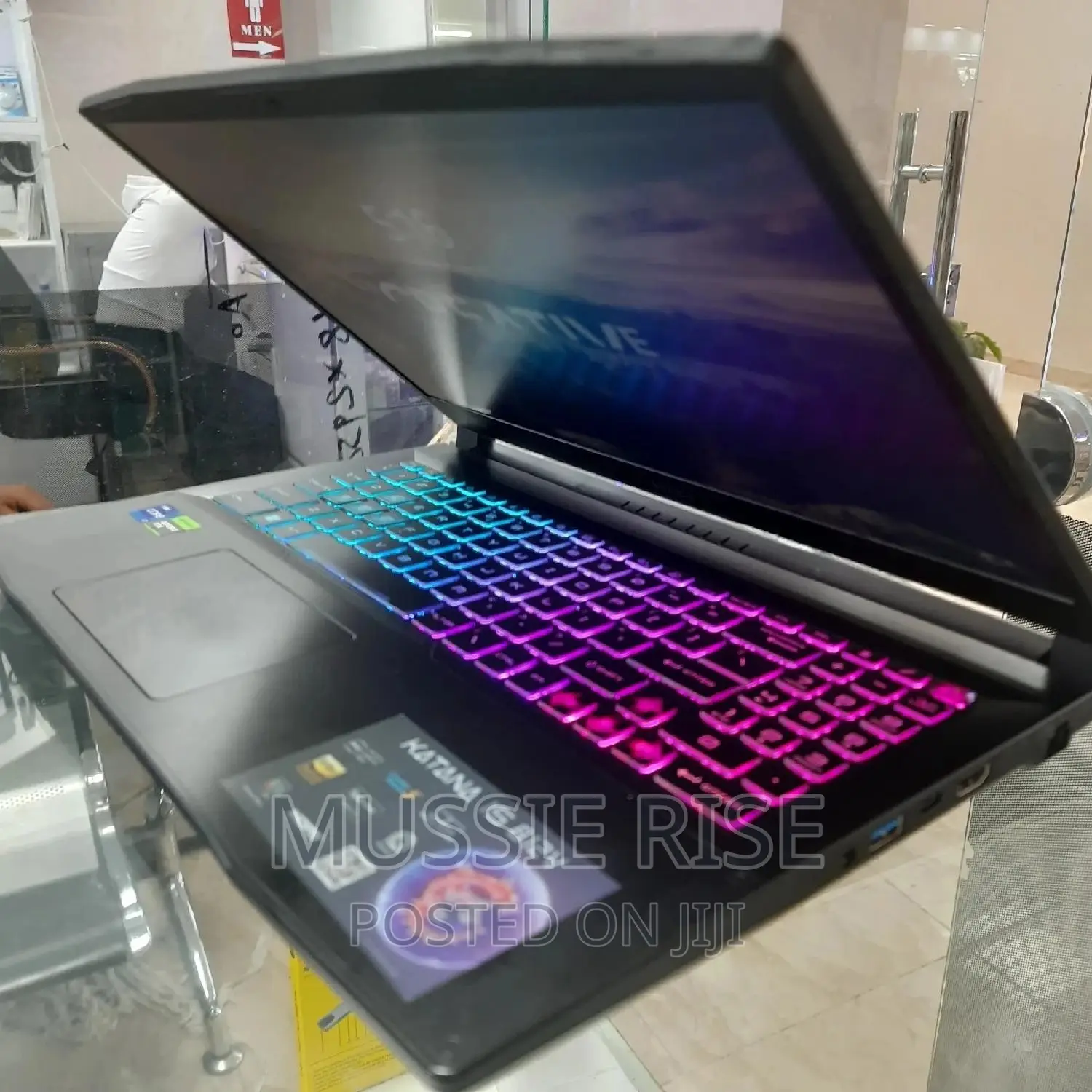 New Laptop MSI Crosshair 15 B12U 16GB Intel Core I7 SSD 512GB