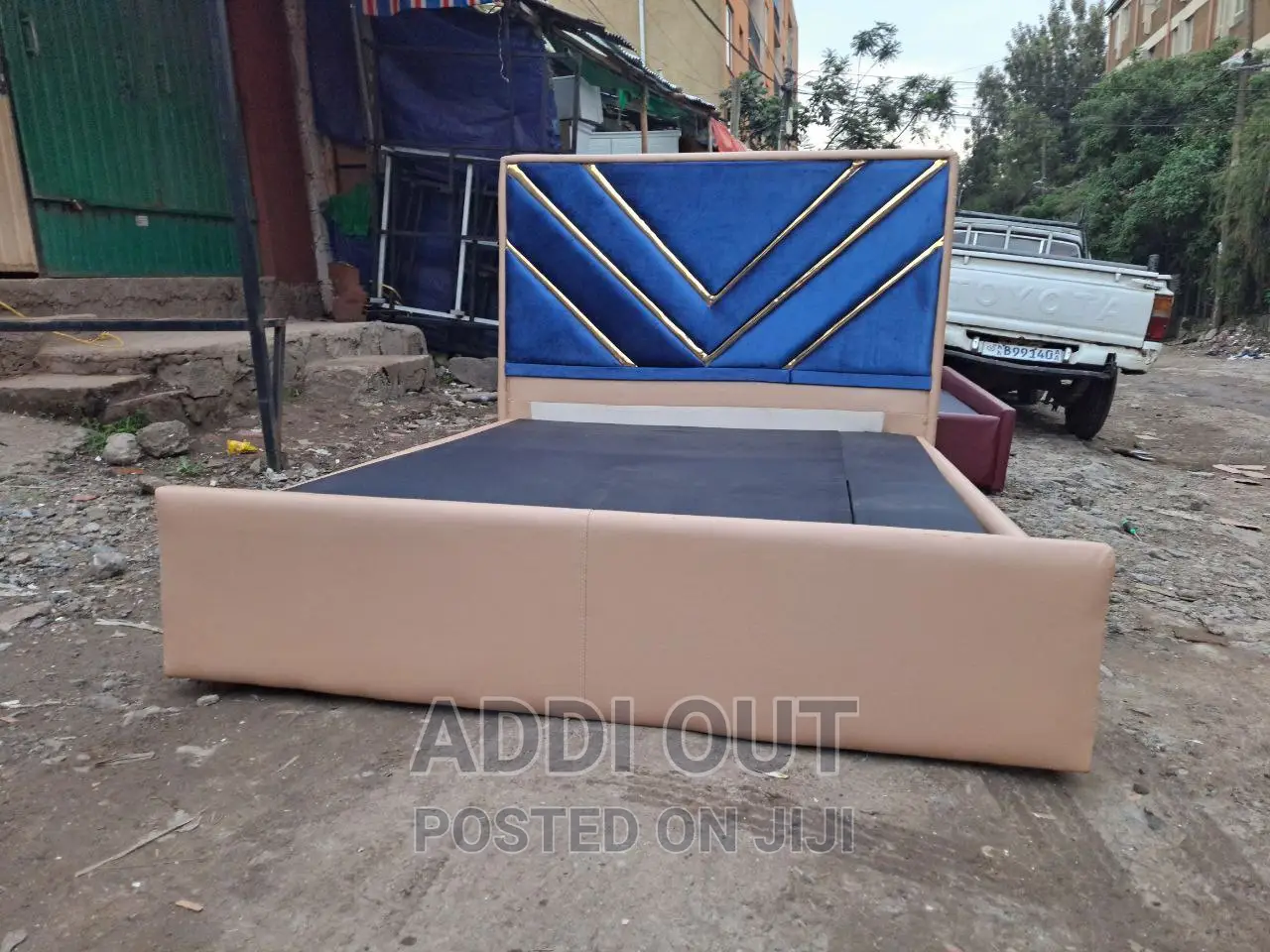 Beds/አልጋዎች in Yeka Furniture, Addi Out