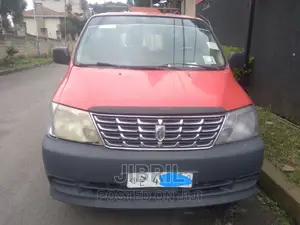 Photo - Toyota HiAce 2011 Red