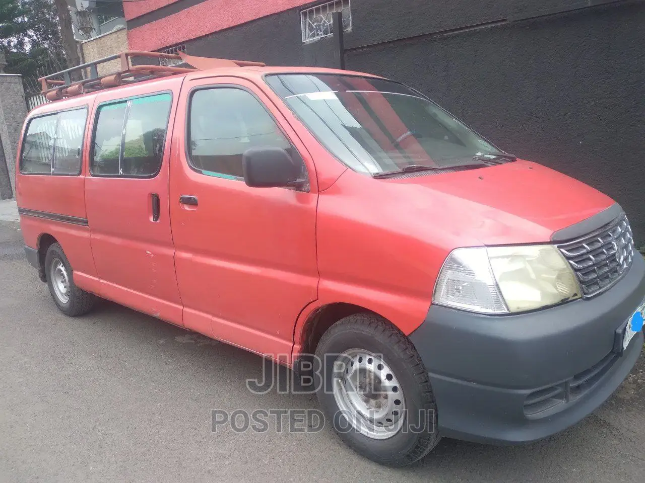 Toyota HiAce 2011 Red