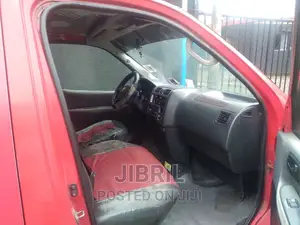 Toyota HiAce 2011 Red