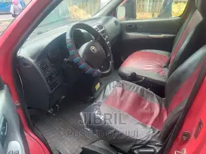 Toyota HiAce 2011 Red