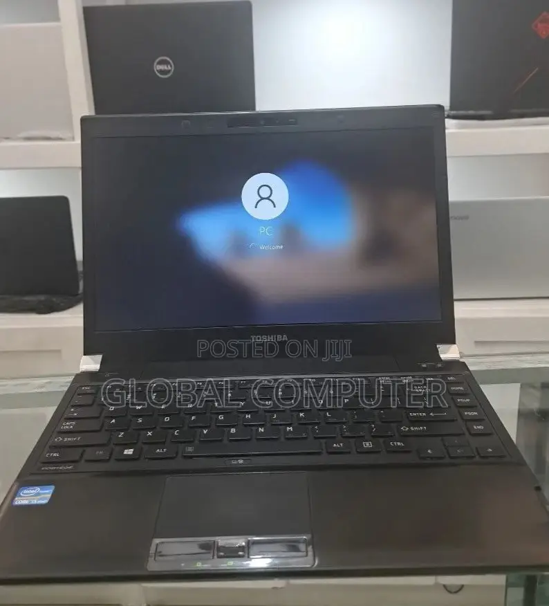 New Laptop Toshiba Satellite C850 4GB Intel Core I5 HDD 640GB