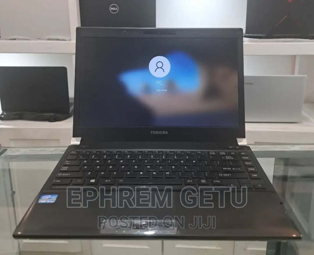 New Laptop Toshiba Satellite C850 4GB Intel Core I5 HDD 640GB