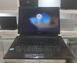 New Laptop Toshiba Satellite C850 4GB Intel Core I5 HDD 640GB