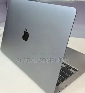 Photo - New Laptop Apple MacBook Pro 2017 16GB Intel Core i7 SSD 512GB