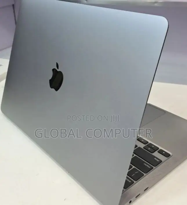New Laptop Apple MacBook Pro 2017 16GB Intel Core i7 SSD 512GB