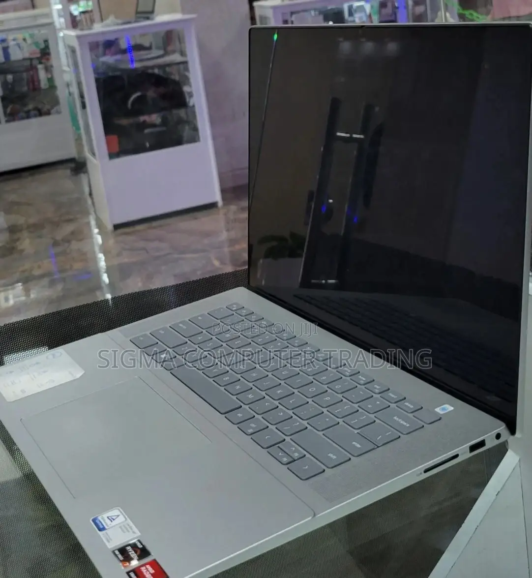 New Laptop Dell Inspiron 15 16GB AMD Ryzen 7 SSD 1T