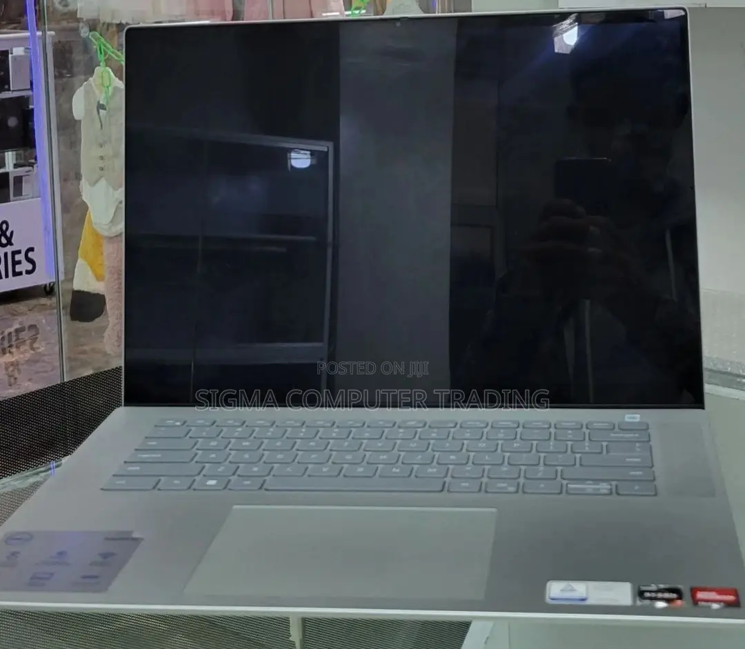 New Laptop Dell Inspiron 15 16GB AMD Ryzen 7 SSD 1T