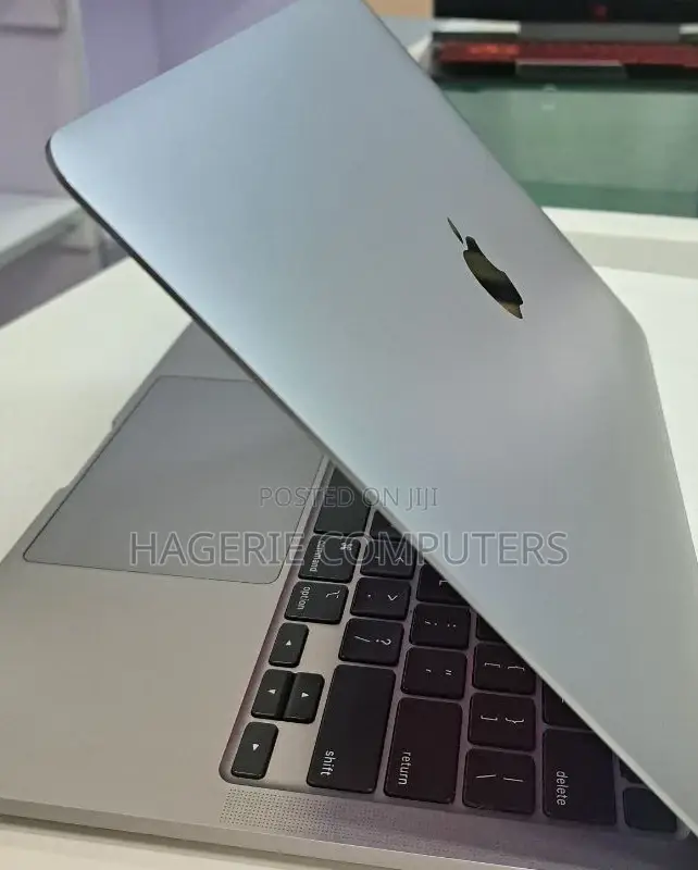 New Laptop Apple MacBook Pro 2020 16GB Intel Core I5 SSD 1T