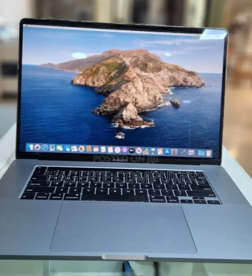 New Laptop Apple MacBook Pro 2019 16GB Intel Core I7 SSD 512GB