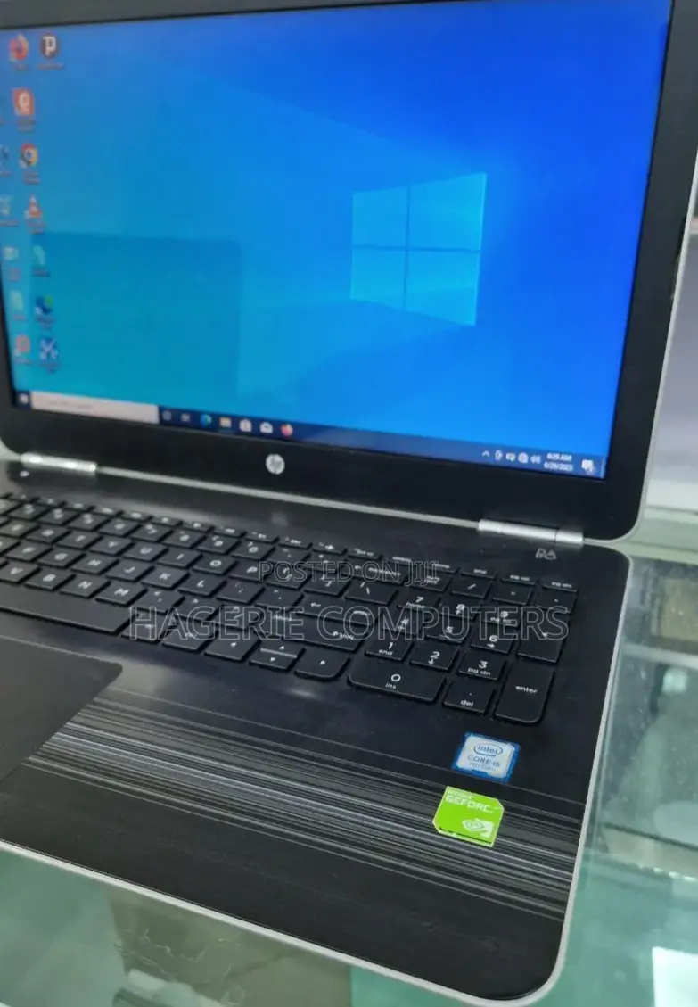 New Laptop HP Pavilion 10 8GB Intel Core I5 HDD 1T