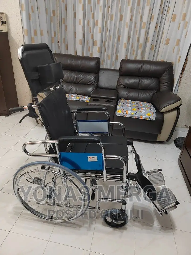 Wheelchair Plastic Commode Seat With Pot.