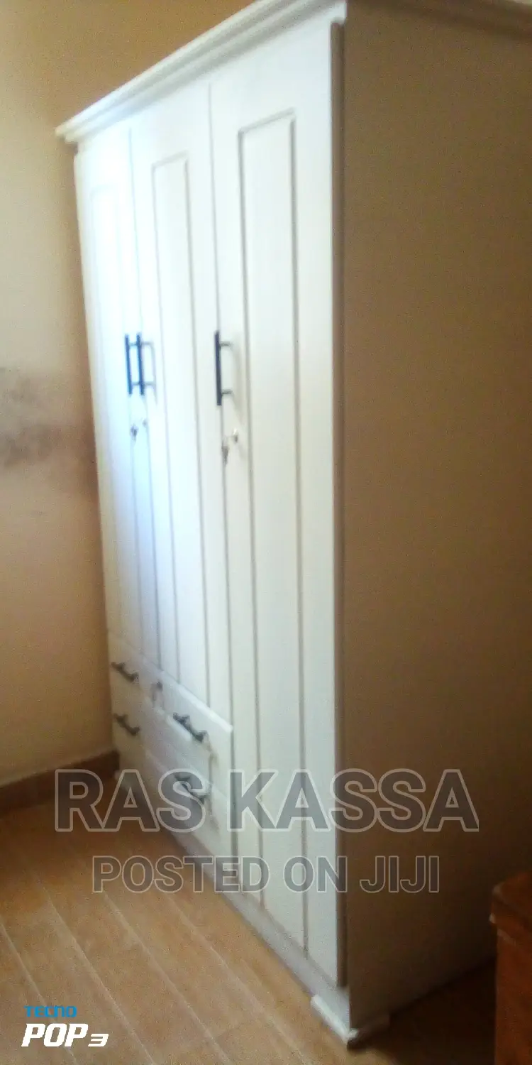 1,20 በ MDF የተሰራ ምርጥ ቁም ሳጥን