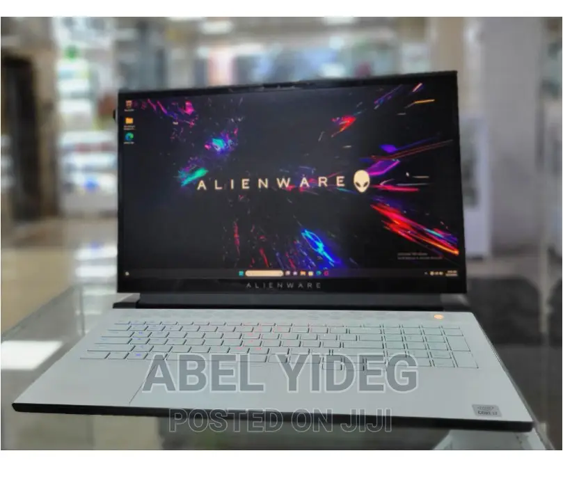 New Laptop Alienware M17x R2 32GB Intel Core I7 SSD 1.5T