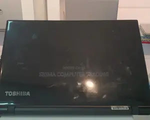 Photo - Laptop Toshiba Satellite C55 4GB Intel Core I5 HDD 500GB