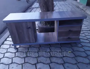 Photo - 1,20ሳሜ ላምኔት ቲቪ ማስቀመጫ