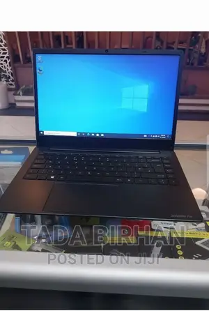 New Laptop Toshiba Satellite L450D 8GB Intel Core I3 SSD 256GB