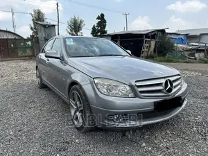 Photo - Mercedes-Benz C-Class 2009 Silver