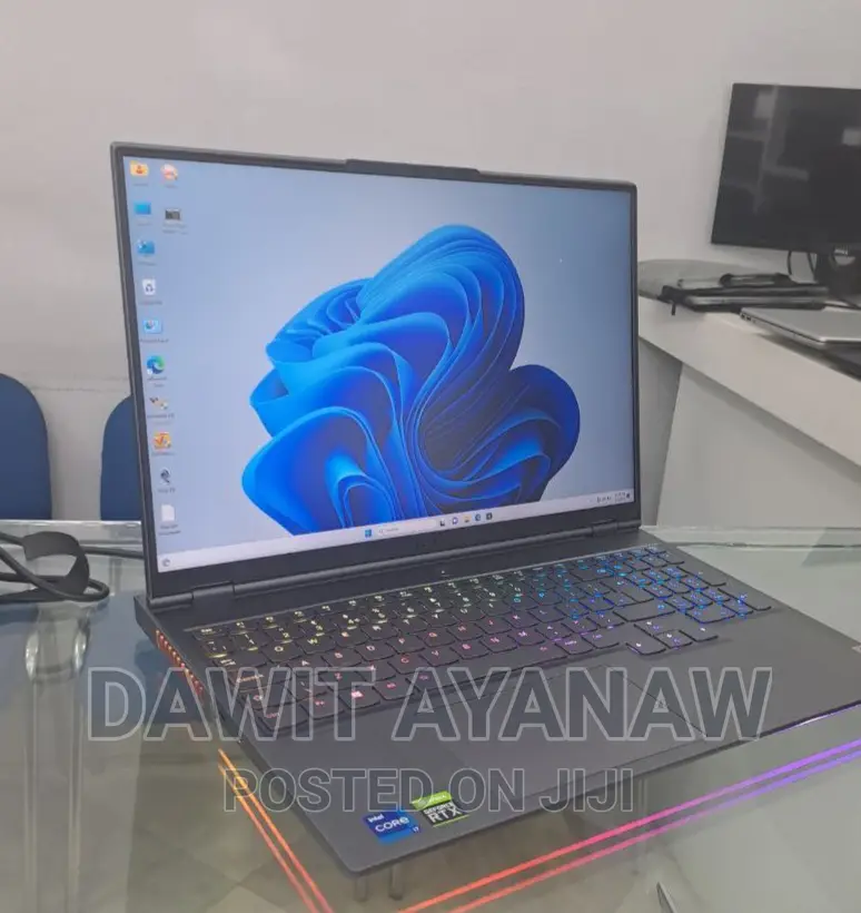 New Laptop Lenovo 16GB AMD Ryzen 9 SSD 1T