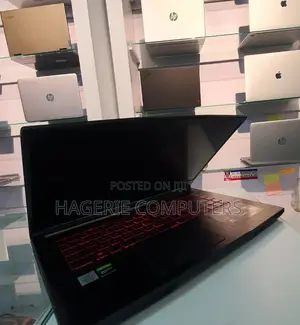 New Laptop MSI GS65 Stealth Thin 8RE 8GB Intel Core I7 SSD 512GB