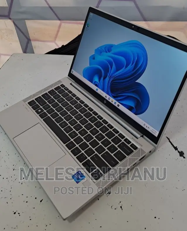 New Laptop HP EliteBook 830 16GB Intel Core I7 SSD 1T