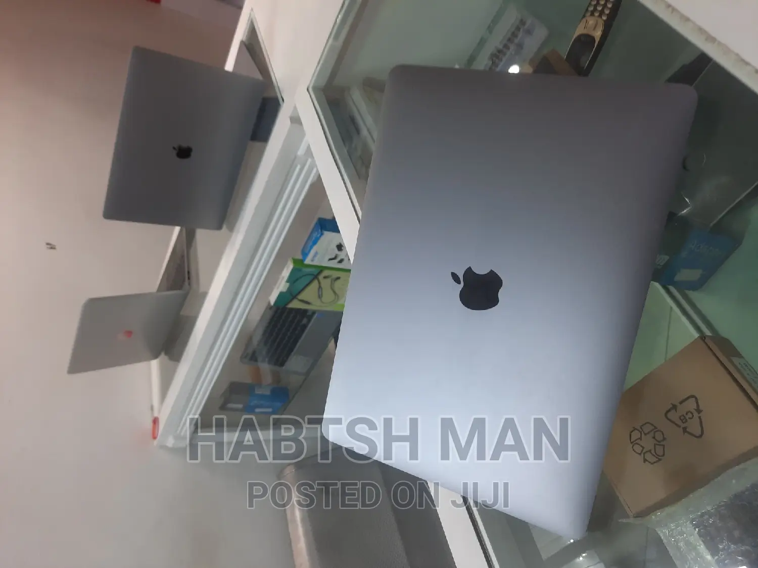 New Laptop Apple MacBook 2020 16GB Intel Core I5 SSD 1T