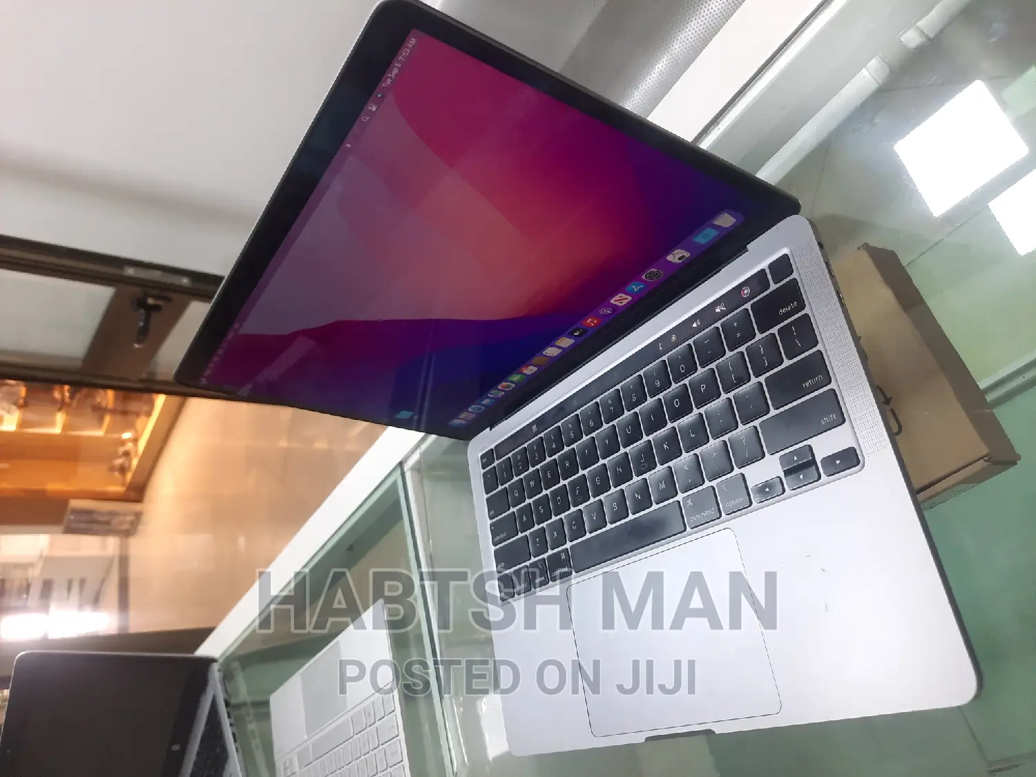 New Laptop Apple MacBook 2020 16GB Intel Core I5 SSD 1T