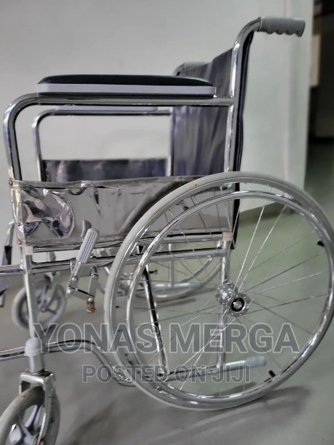 Slightly Used,Comfortable,With Brakes,Rear Wheel Lock,