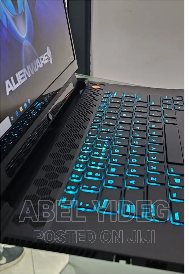 New Laptop Alienware M17x R2 16GB Intel Core I7 HDD 1T
