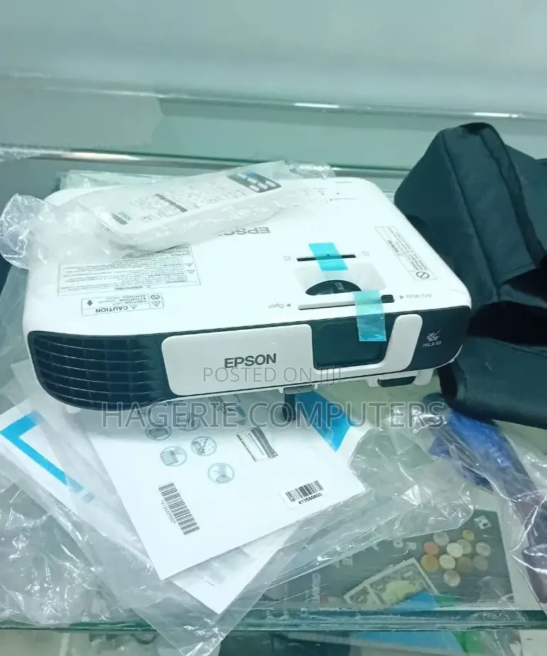 Brand New EPSON Eb-S41 Projector