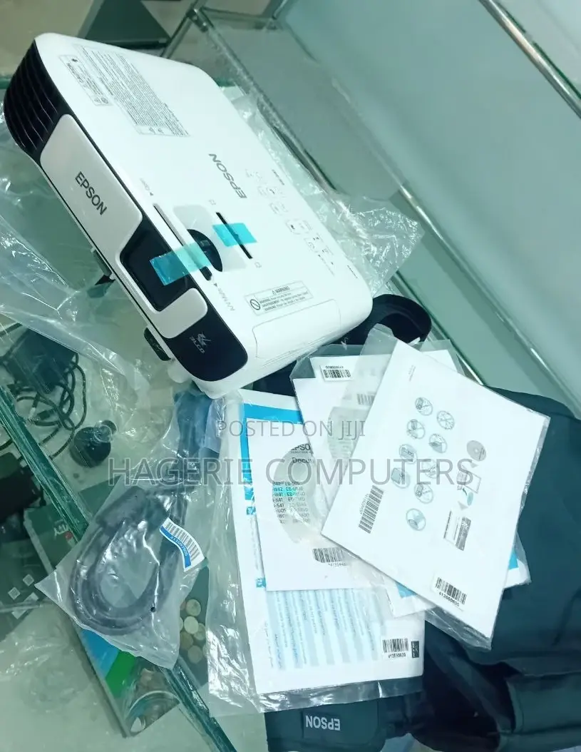 Brand New EPSON Eb-S41 Projector