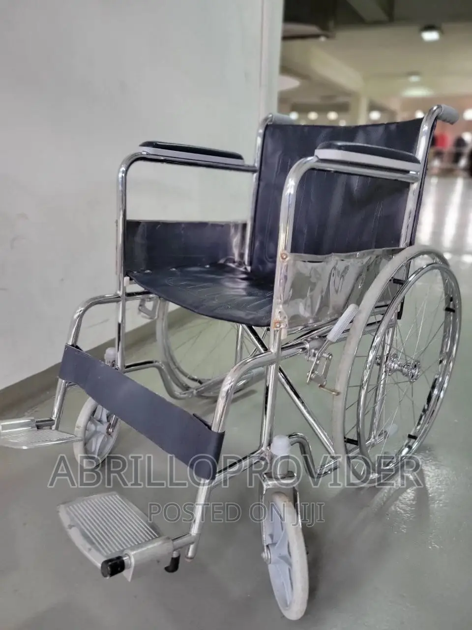 Slightly Used በመጠኑ ያገለገሉ ዌልቸሮች WHEELCHAIRS ALMUNIUM