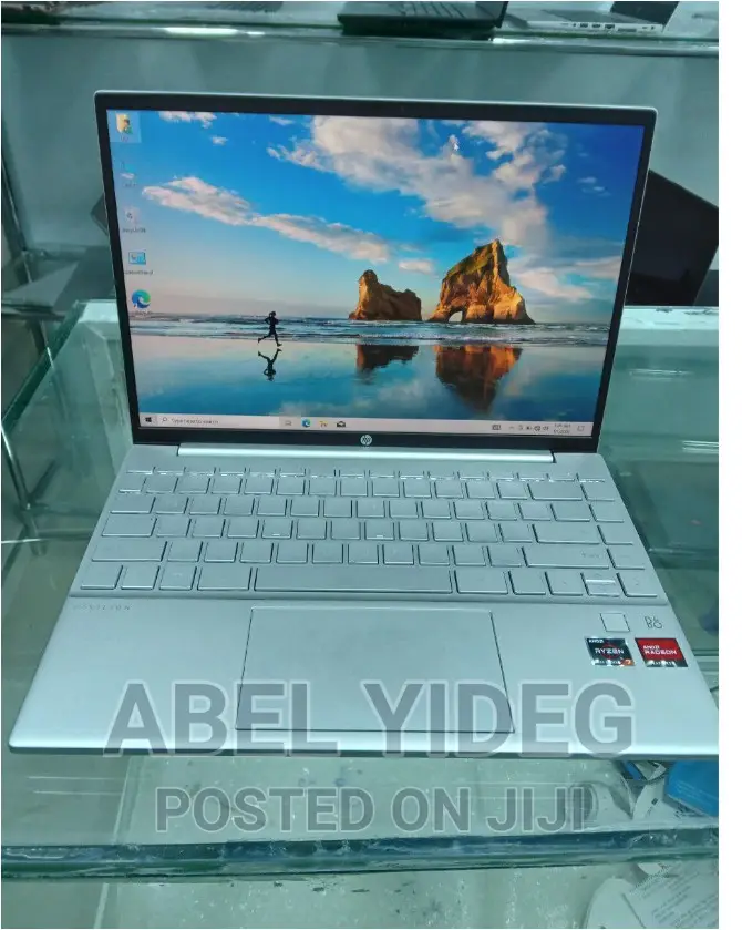 New Laptop HP Pavilion 13 16GB AMD Ryzen 7 SSD 1T