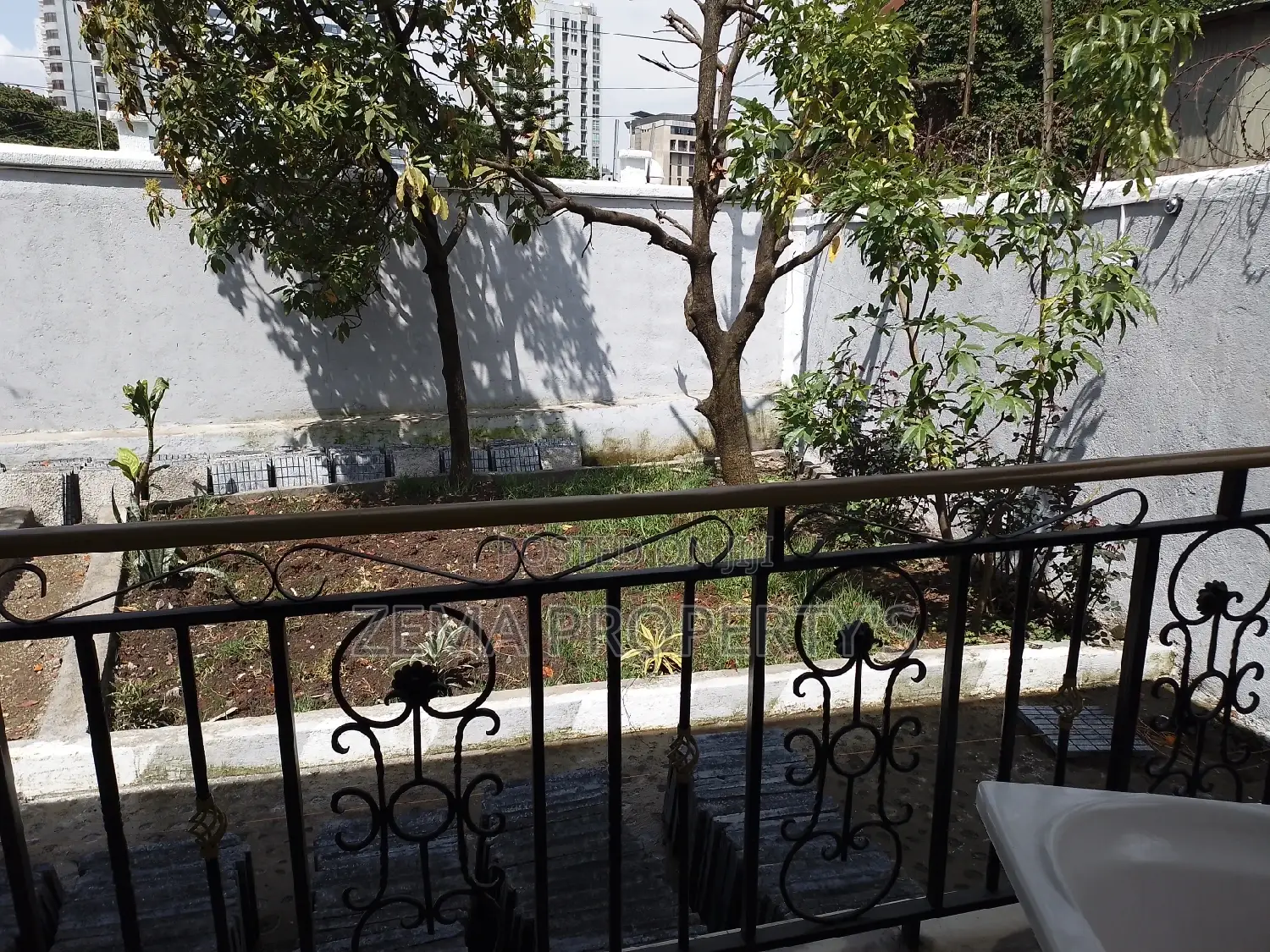 3bdrm Villa in Zema, Bole for rent